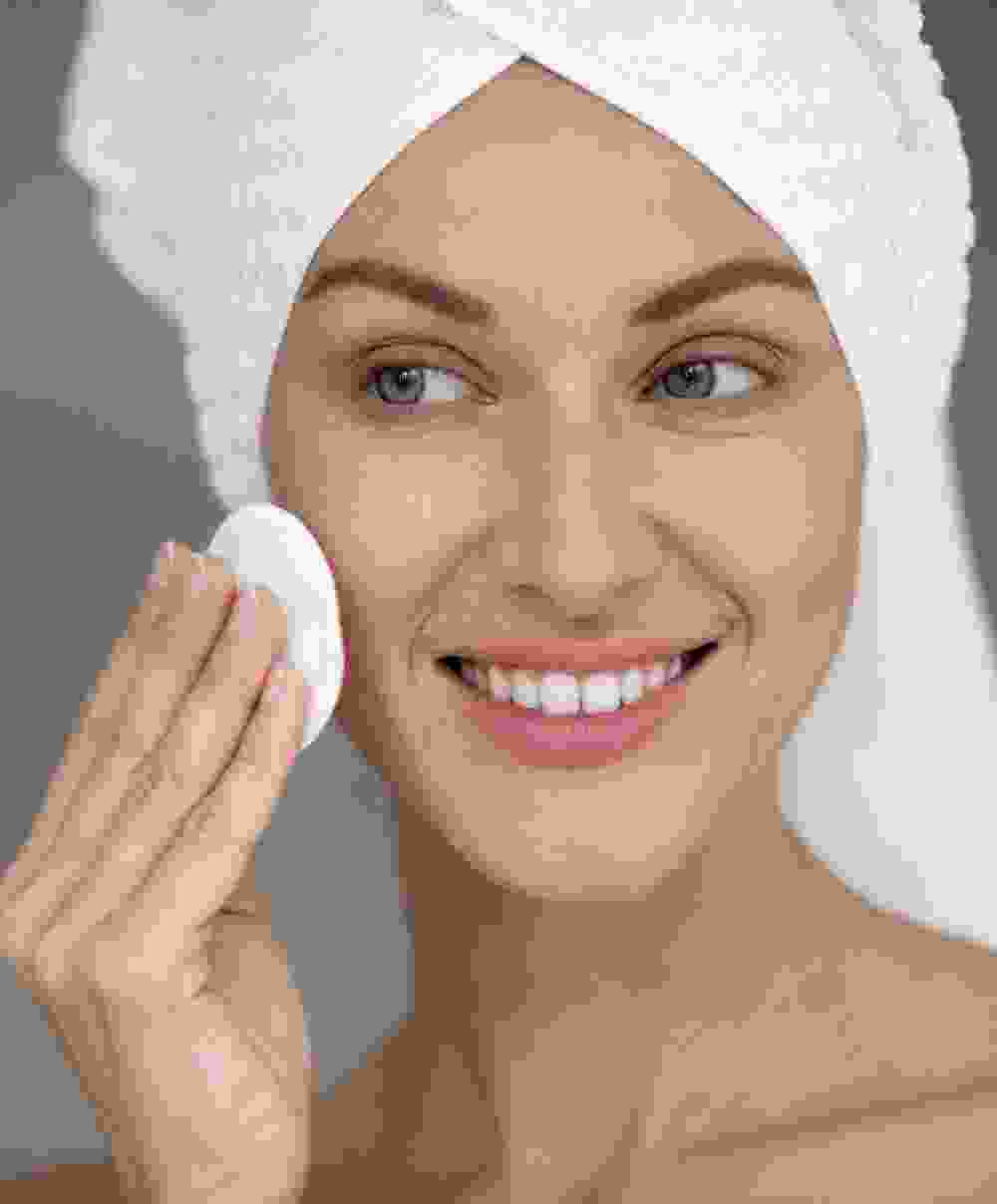 Glowing Skin Face Wash - Image 3